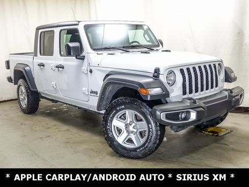 Used 2023 Jeep Gladiator Sport image 2