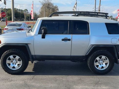 Used 2007 Toyota FJ Cruiser 2WD image 5
