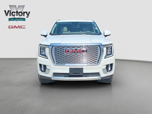 Used 2023 GMC Yukon XL Denali AWD/4WD image 2
