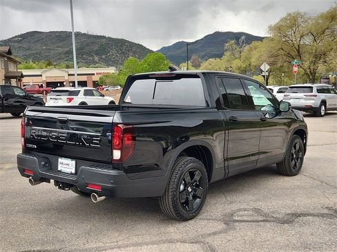 New 2026 Honda Ridgeline Black Edition image 3