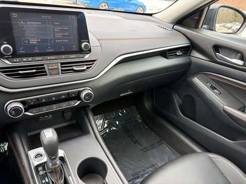 Used 2021 Nissan Altima 2.5 SR w/ SR Premium Package image 23