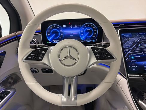 Used 2023 Mercedes-Benz EQE 350+ 4MATIC SUV w/ Exclusive Trim Package image 19