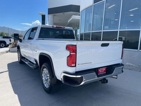 Used 2025 Chevrolet Silverado 3500 LTZ w/ LTZ Plus Package AWD/4WD image 4