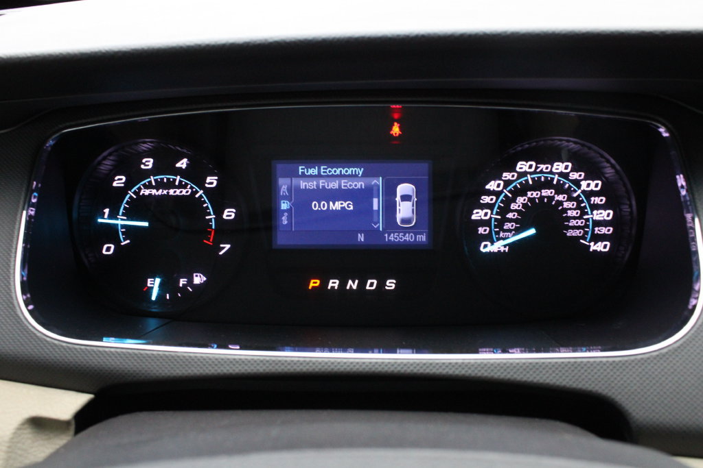 Used 2018 Ford Taurus SE FWD image 9