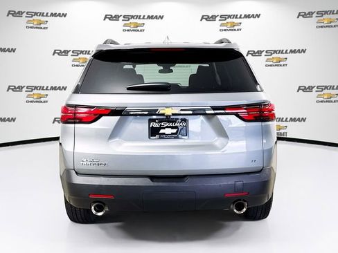 Used 2023 Chevrolet Traverse LT FWD image 6