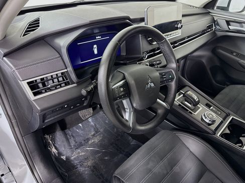 Used 2024 Mitsubishi Outlander SE image 23
