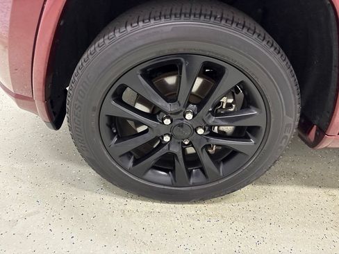 Used 2022 Jeep Grand Cherokee Laredo X AWD/4WD image 11