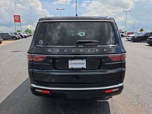 Used 2025 Jeep Wagoneer 4WD image 6