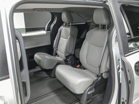 Used 2025 Toyota Sienna XLE w/ XLE Plus Package AWD/4WD image 26