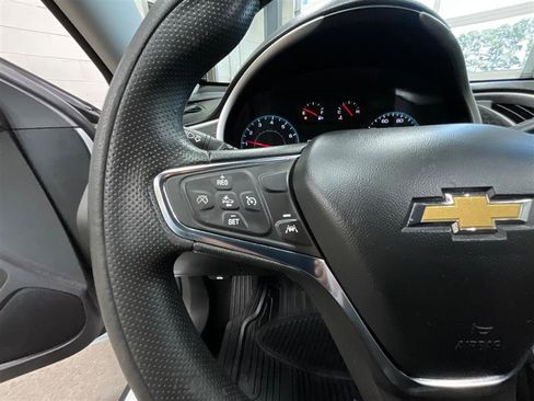 Used 2023 Chevrolet Malibu LT FWD image 19