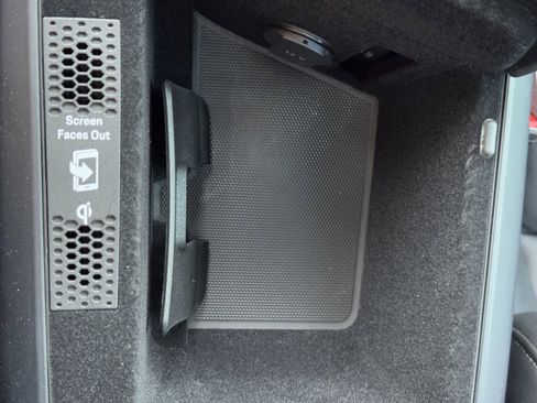 Used 2020 Porsche Taycan 4S w/ Premium Package image 37