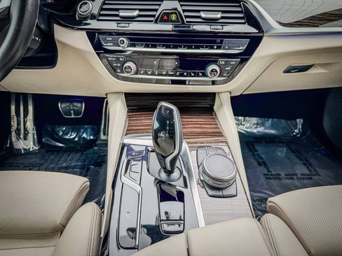 Used 2021 BMW 540i xDrive w/ M Sport Package image 24