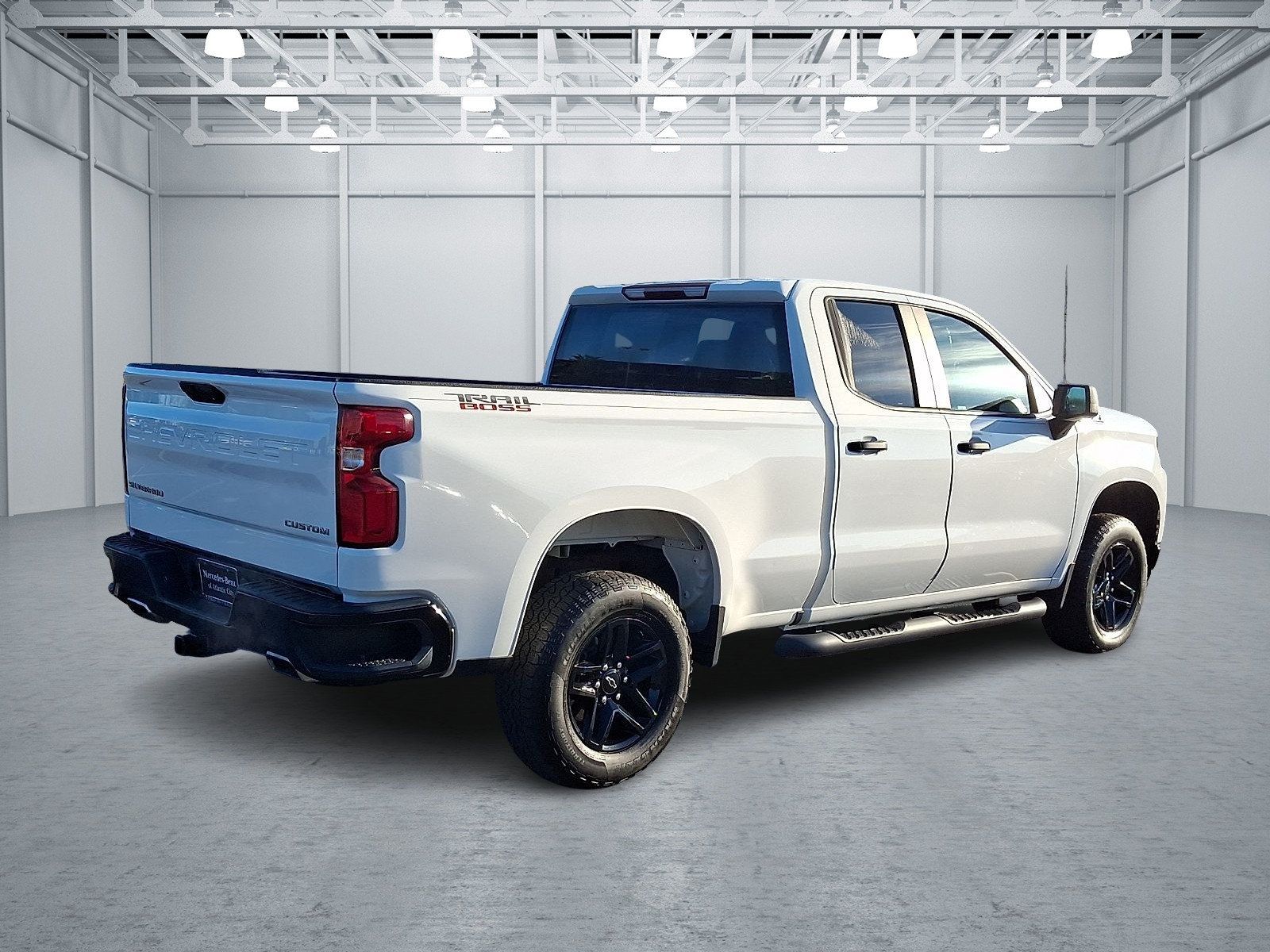 Used 2019 Chevrolet Silverado 1500 Custom Trail Boss w/ Custom Convenience Package AWD/4WD image 7