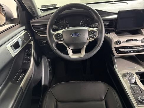 Used 2023 Ford Explorer XLT w/ Equipment Group 202A AWD/4WD image 25