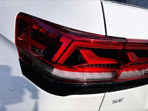 New 2026 Volkswagen Atlas Peak Edition image 14