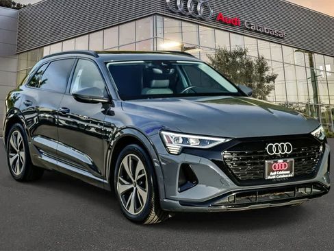 Used 2024 Audi Q8 e-tron Premium Plus AWD/4WD image 5