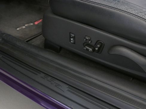 Used 2003 Chevrolet SSR w/ Preferred Equipment Group image 38