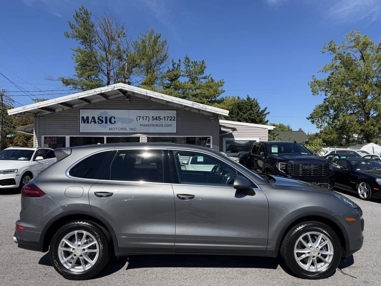 Used 2016 Porsche Cayenne AWD/4WD image 3