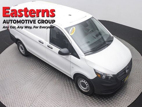 Used 2022 Mercedes-Benz Metris image 3