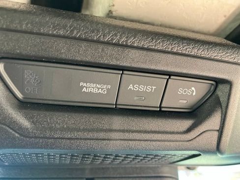 Used 2025 Jeep Wrangler Unlimited Sahara AWD/4WD image 21