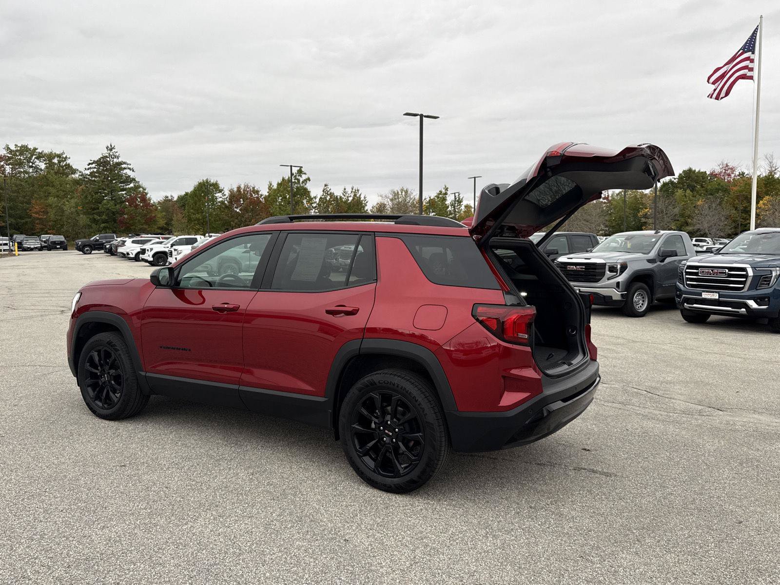 Used 2026 GMC Terrain Elevation w/ Elevation Premium Package AWD/4WD image 9