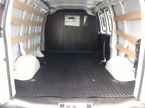 Used 2024 GMC Savana 2500 w/ Driver Convenience Package image 10