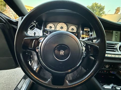 Used 2015 Rolls-Royce Ghost RWD image 23