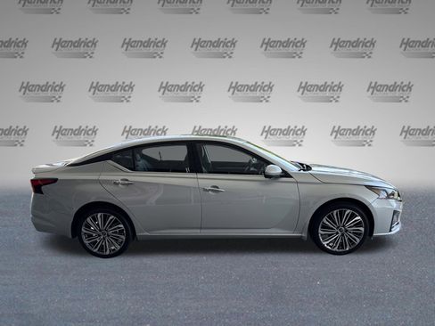 Used 2025 Nissan Altima 2.5 SL AWD/4WD image 10