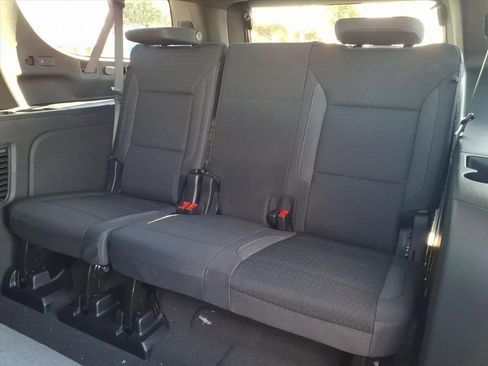 New 2026 Chevrolet Suburban LS image 12