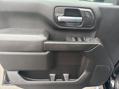 Used 2021 Chevrolet Silverado 2500 Custom w/ Custom Convenience Package image 10