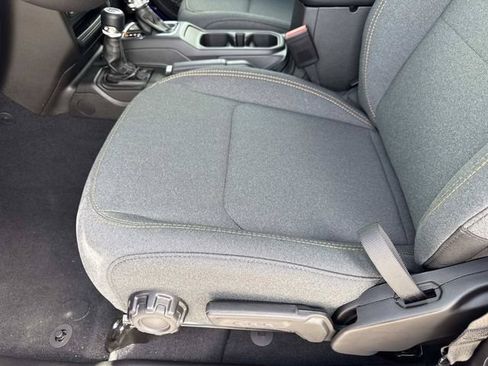 New 2026 Jeep Gladiator Sport AWD/4WD image 19
