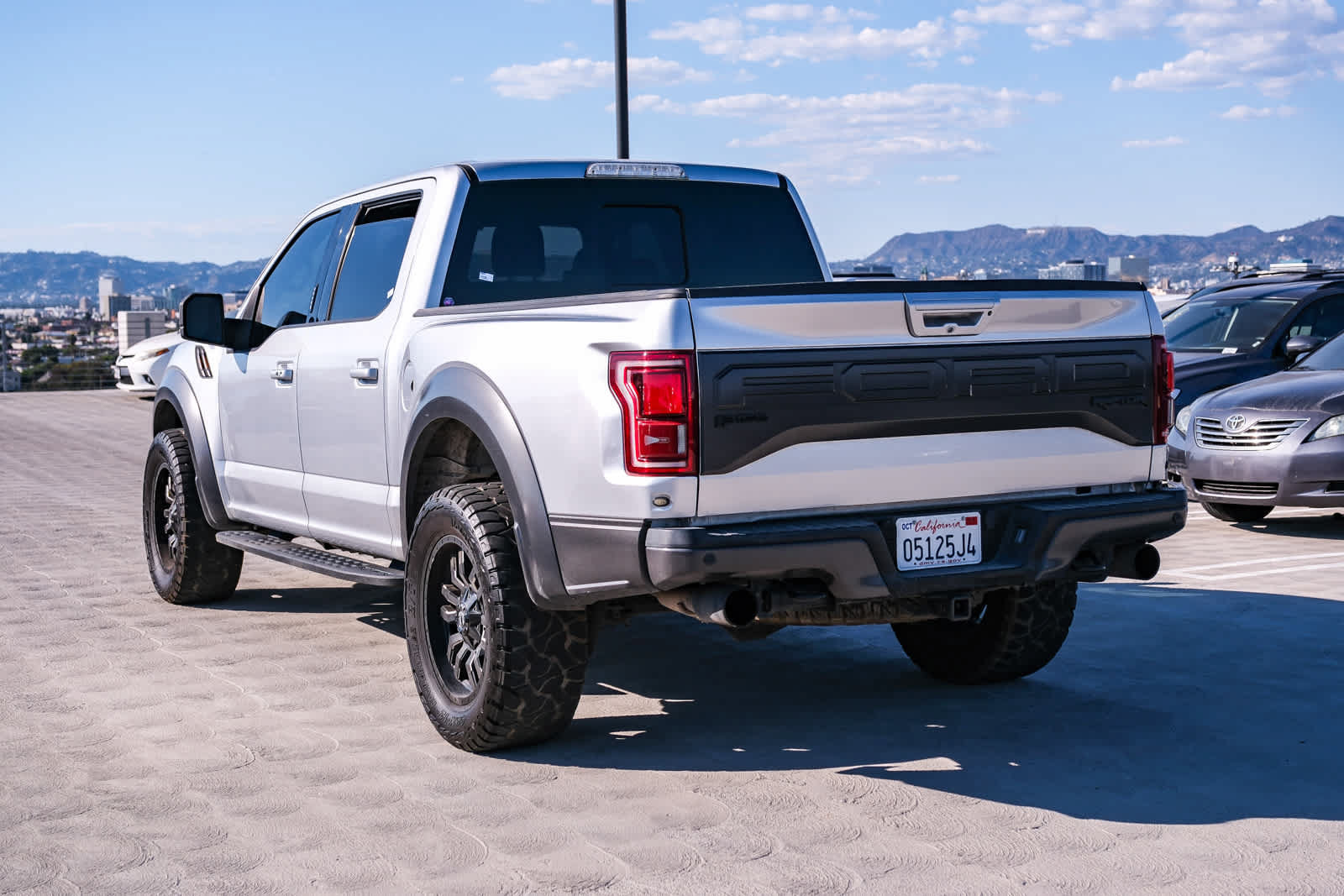 Used 2017 Ford F150 Raptor w/ Equipment Group 802A Luxury AWD/4WD image 6