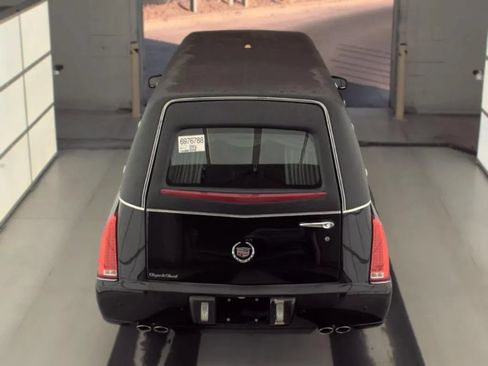 Used 2011 Cadillac DTS Hearse FWD image 3