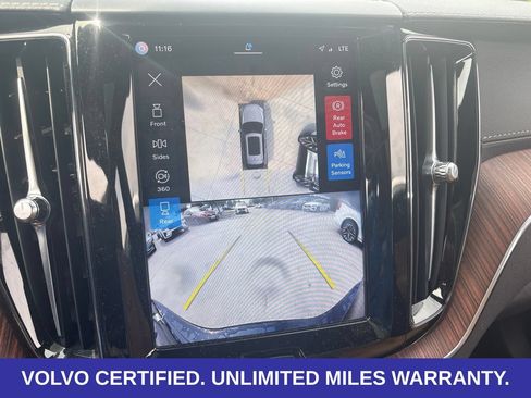 Certified 2024 Volvo XC60 B5 Ultimate w/ Climate Package AWD/4WD image 21