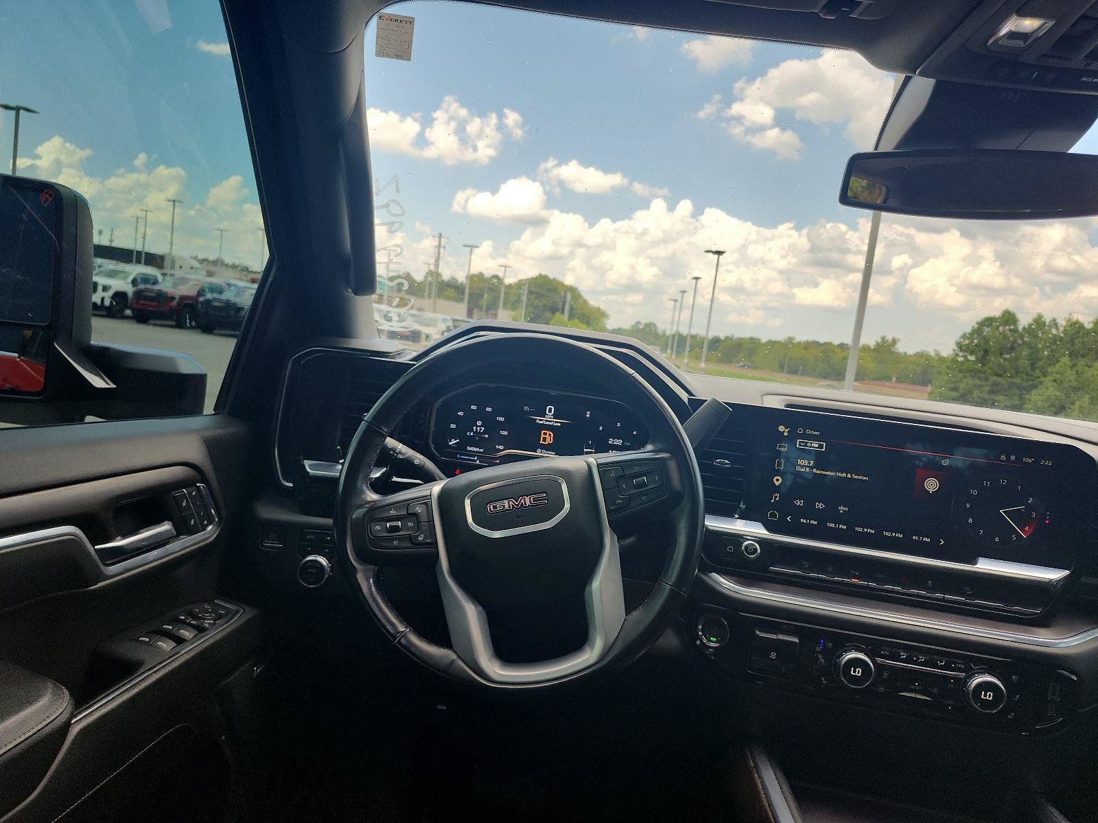 Used 2024 GMC Sierra 2500 SLT w/ SLT Premium Package AWD/4WD image 17