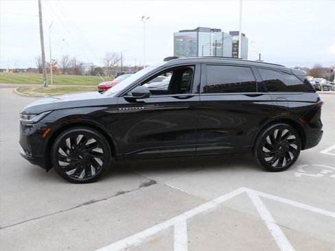 Used 2024 Lincoln Nautilus Reserve w/ Equipment Group 202A image 3