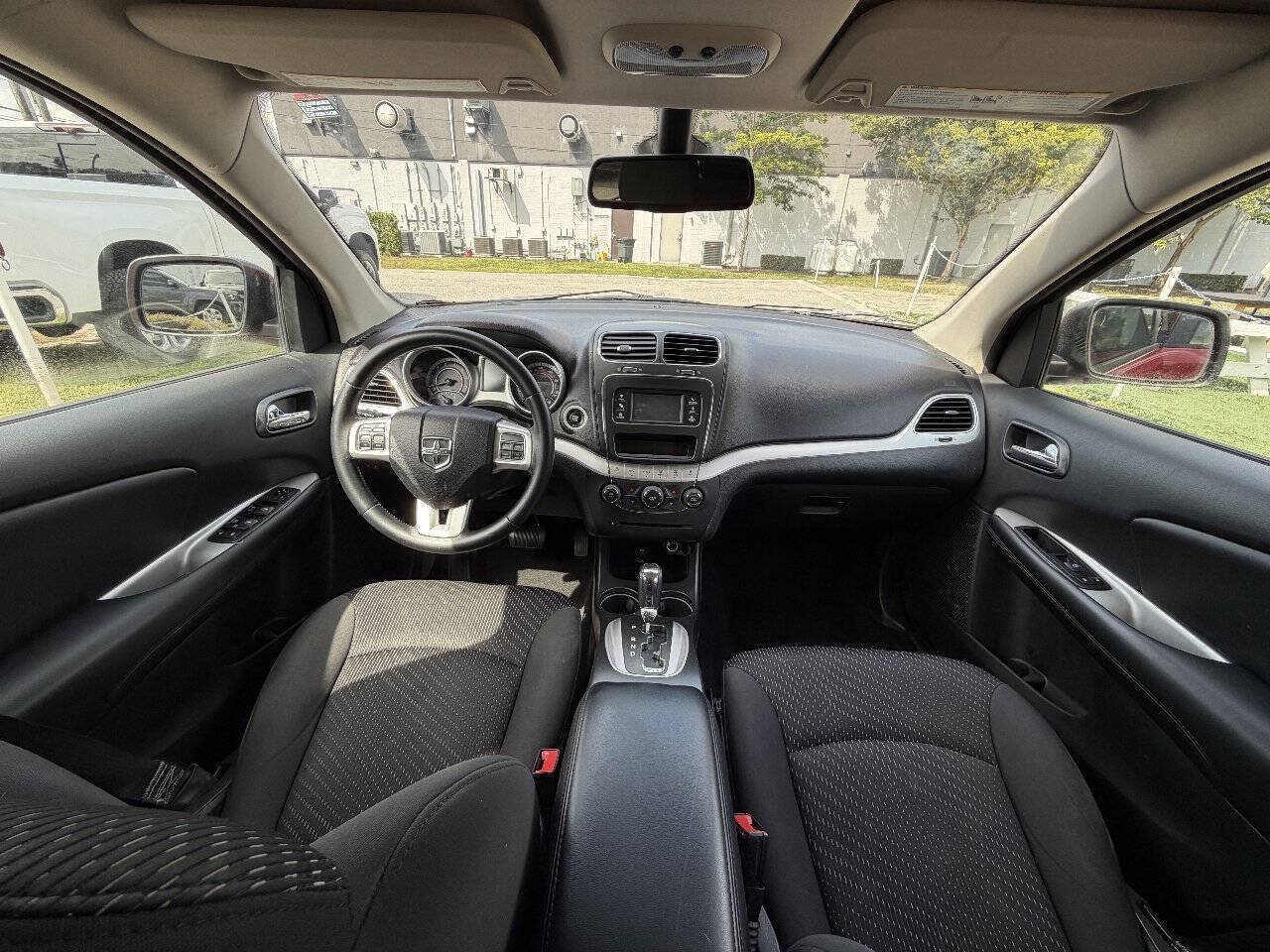 Used 2018 Dodge Journey SE FWD image 16
