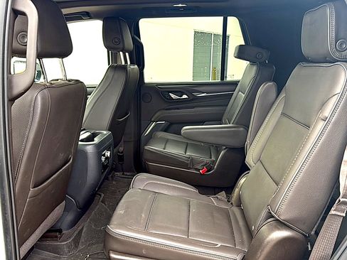 Used 2022 GMC Yukon Denali AWD/4WD image 8