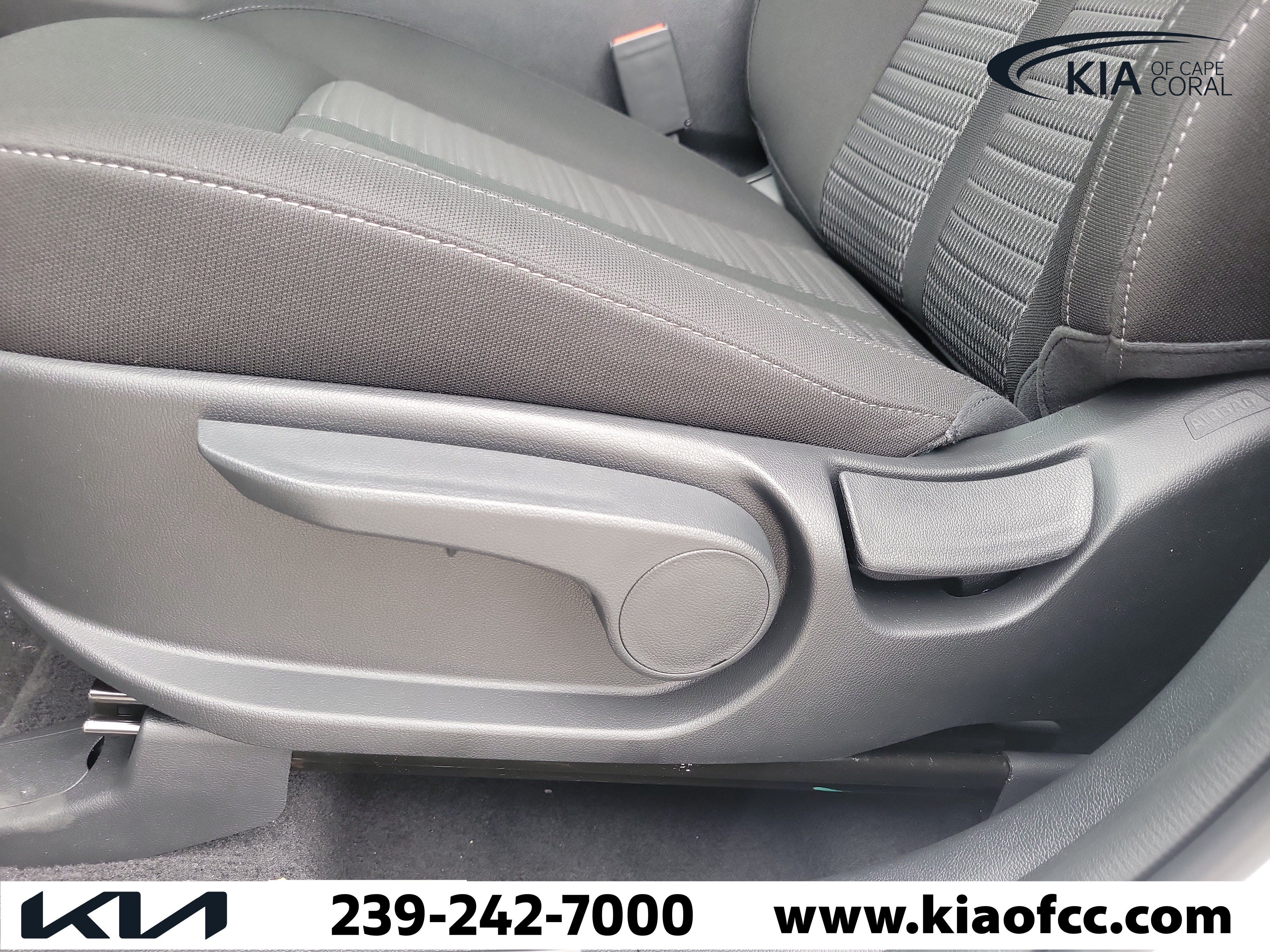 New 2026 Kia Sorento LX FWD image 25