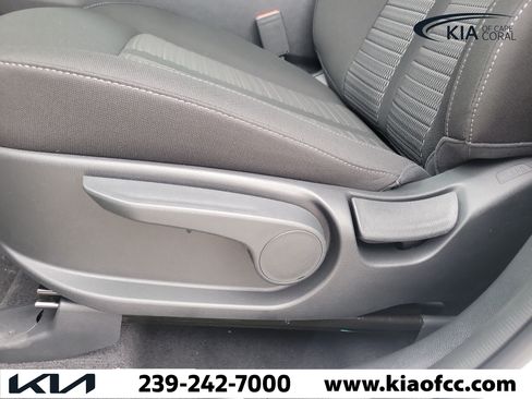 New 2026 Kia Sorento LX FWD image 25