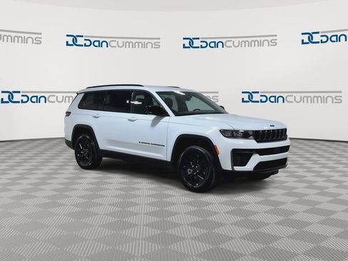 New 2026 Jeep Grand Cherokee L 4WD image 2