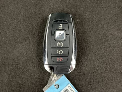 Used 2019 Lincoln Nautilus Reserve AWD/4WD image 26