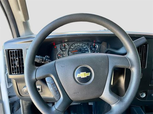 Used 2022 Chevrolet Express 2500 w/ Driver Convenience Package image 11