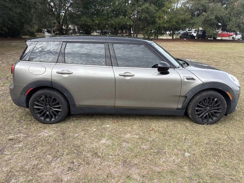 Used 2017 MINI Cooper Clubman image 3
