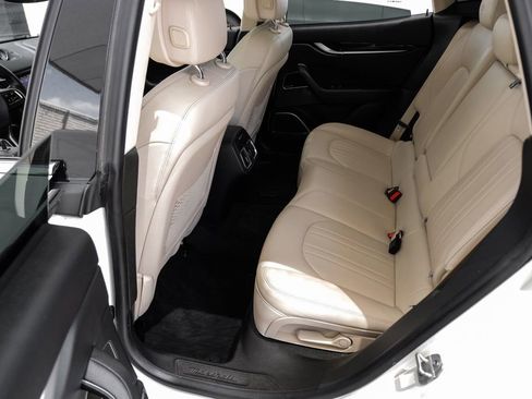 Used 2019 Maserati Levante image 43