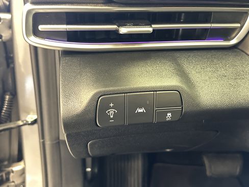 Used 2021 Hyundai Elantra Limited image 21