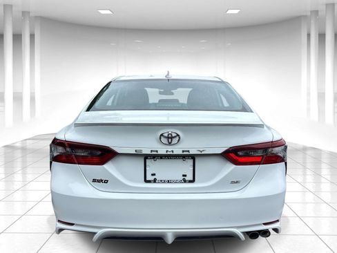 Used 2023 Toyota Camry SE FWD image 5