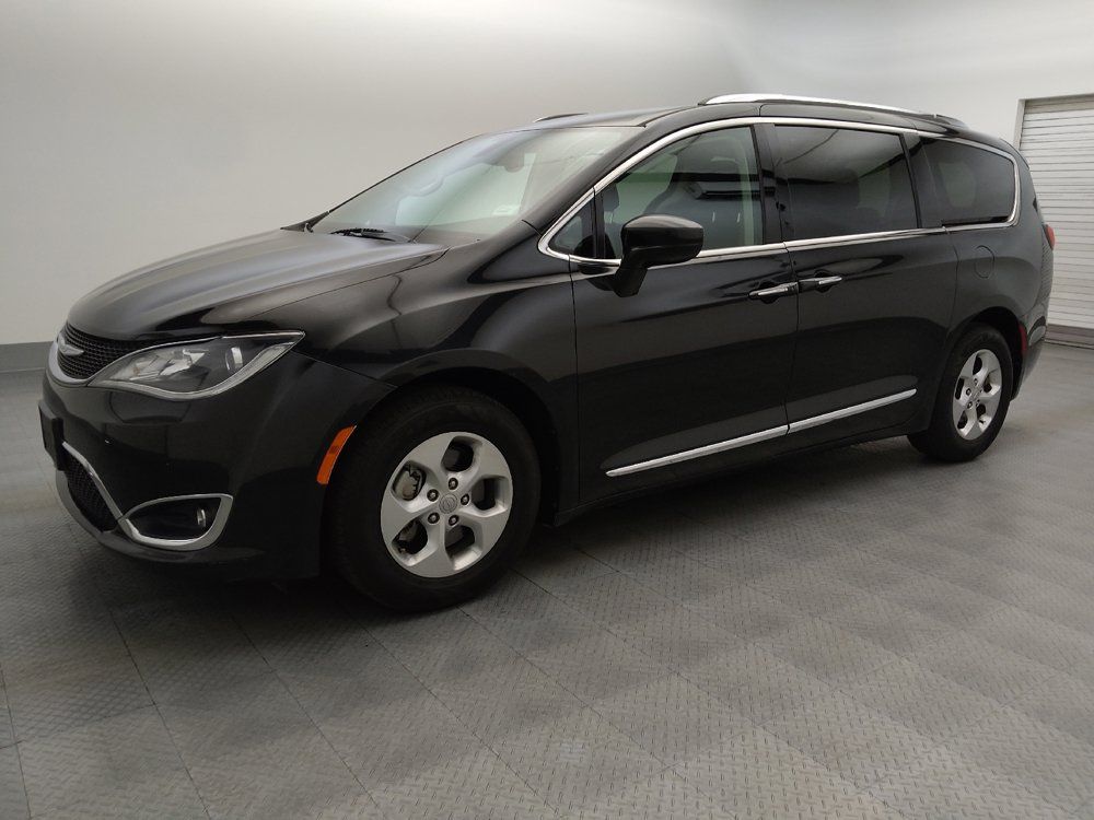 Used 2017 Chrysler Pacifica Touring-L Plus FWD image 2
