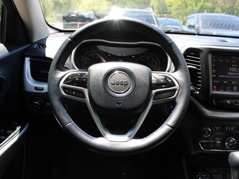 Used 2018 Jeep Cherokee Limited AWD/4WD image 36