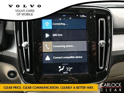 Used 2019 Volvo XC40 T4 Momentum image 18